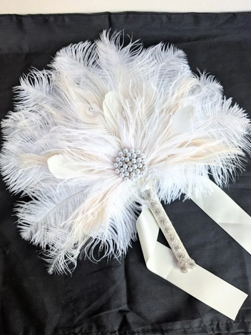 Vintage Style Bridal Feather Bouquet 1920s Ostrich Feather Fan - Picture 1 of 12